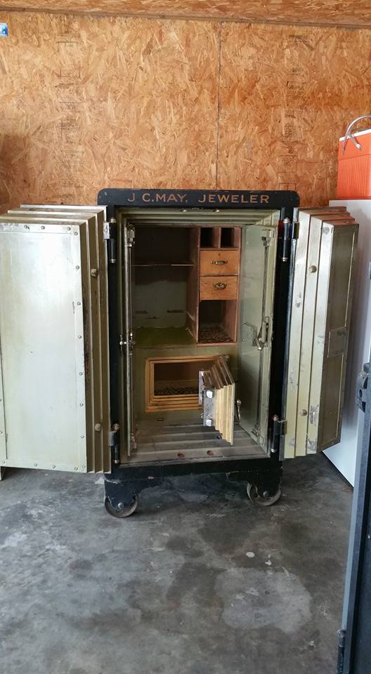 Moving an antique Mosler double door safe Tarrant County Lock & Safe