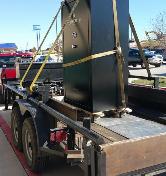 safe move 1 44 528x560 - Here we are moving a Liberty gun safe from one home to another